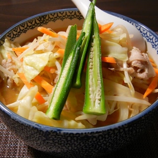 オクラと野菜の味噌ラーメン